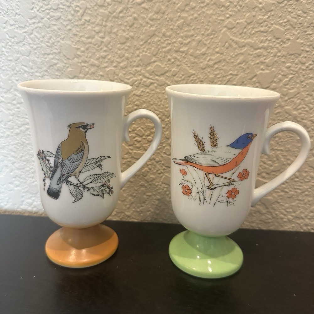 Vintage 1970's Fred Roberts Co Songbirds Pedestal Mugs 9 oz - Set of 2